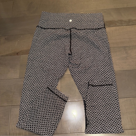 lululemon athletica Black and White Leggings - Picture 2 of 5